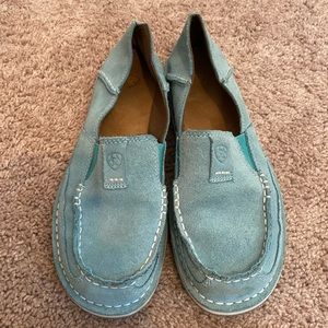 Size 8.5 turquoise ariat cruisers